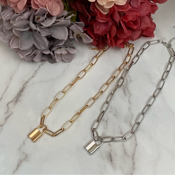 Trendy Chain Link Necklace with Lock Pendant - Picture 13 of 16